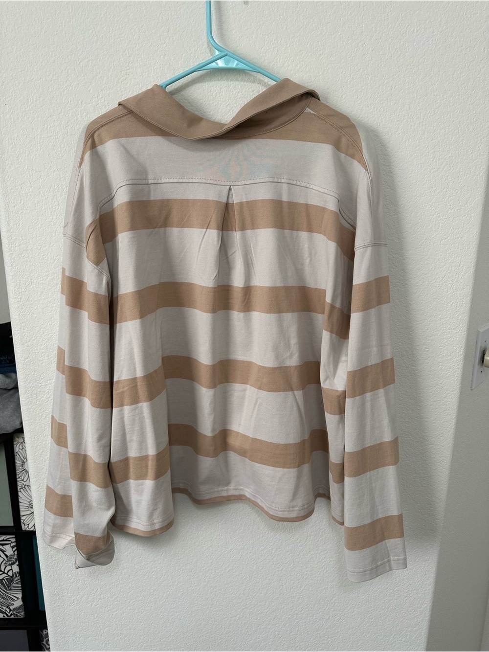 BNWOT Nike Women’s Top - Picture 4 of 6